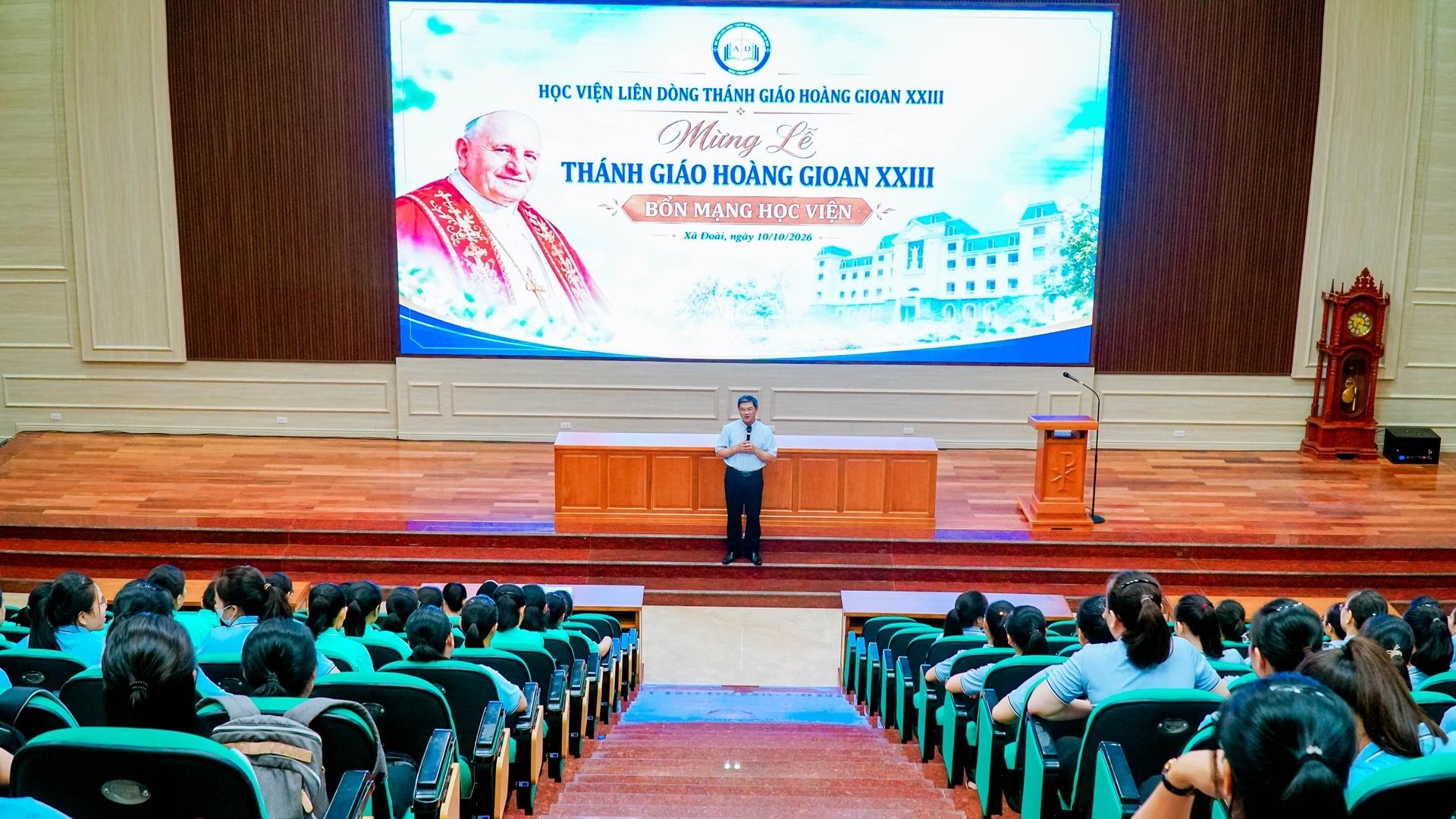 Học viện Liên Dòng Thánh Giáo hoàng Gioan XXIII - GP. Vinh mừng lễ Bổn mạng